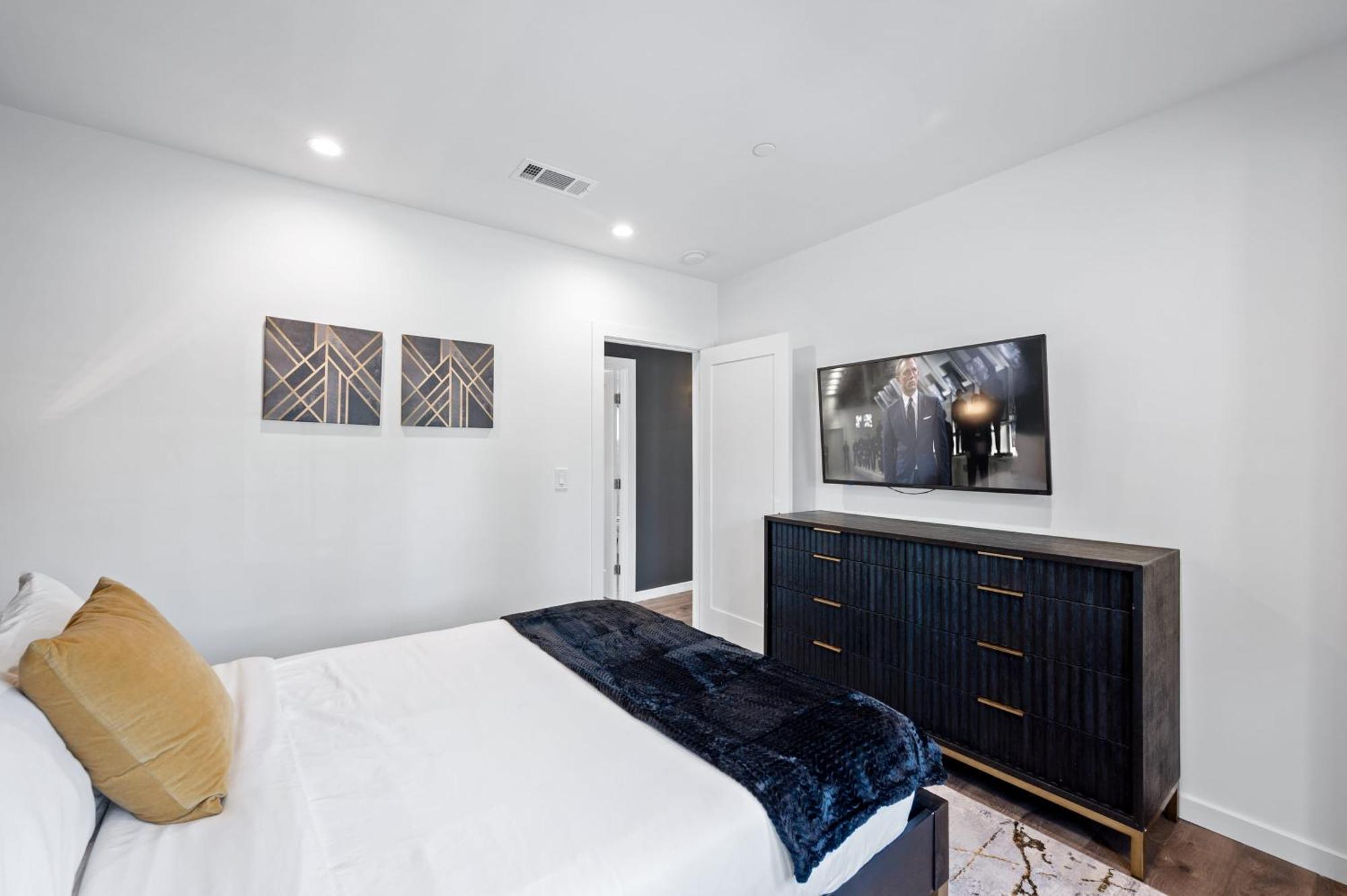 Art Deco By Avantstay 1920S Remodeled Bungalow Open Layout Courtyard Лос-Анджелес Экстерьер фото