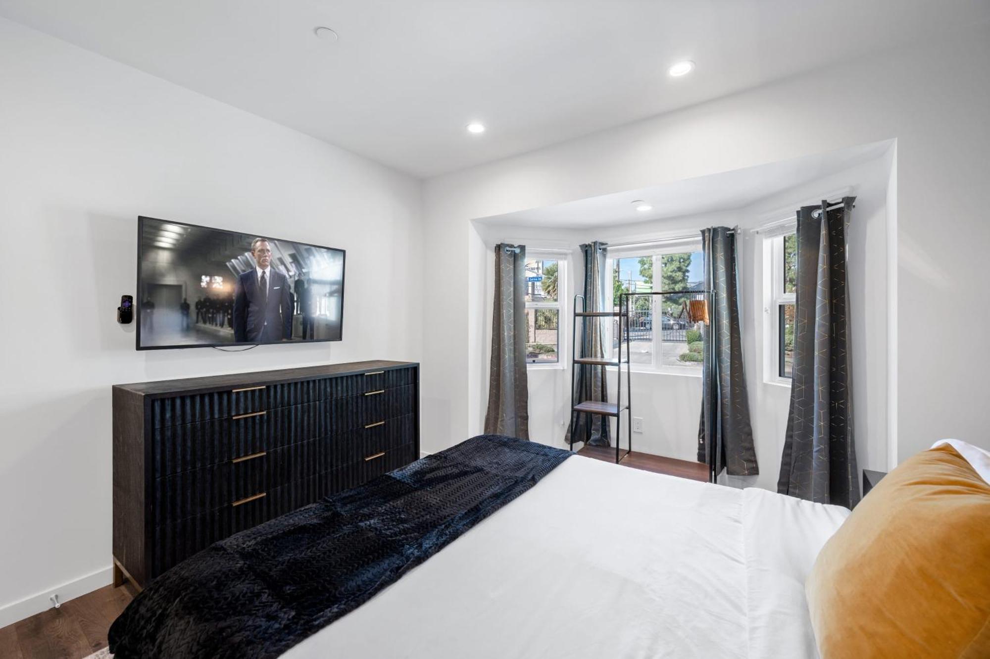 Art Deco By Avantstay 1920S Remodeled Bungalow Open Layout Courtyard Лос-Анджелес Экстерьер фото
