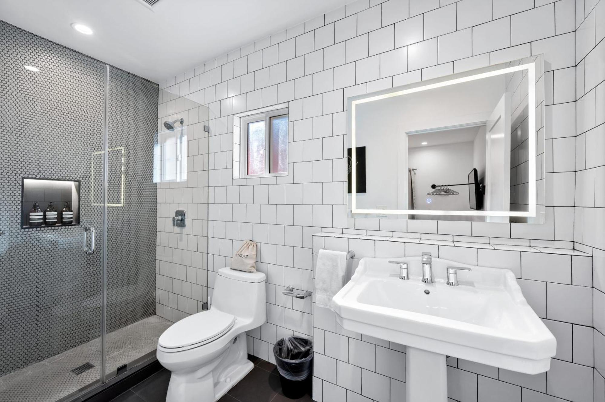 Art Deco By Avantstay 1920S Remodeled Bungalow Open Layout Courtyard Лос-Анджелес Экстерьер фото